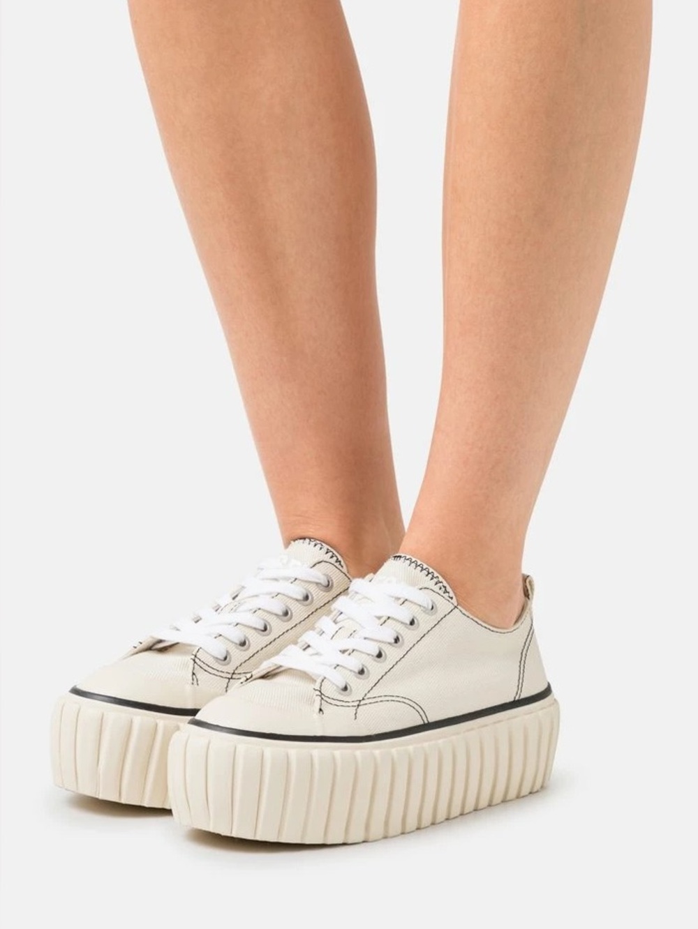 Chunky Platform Diesel Cream Canvas Low-Top Sneakers